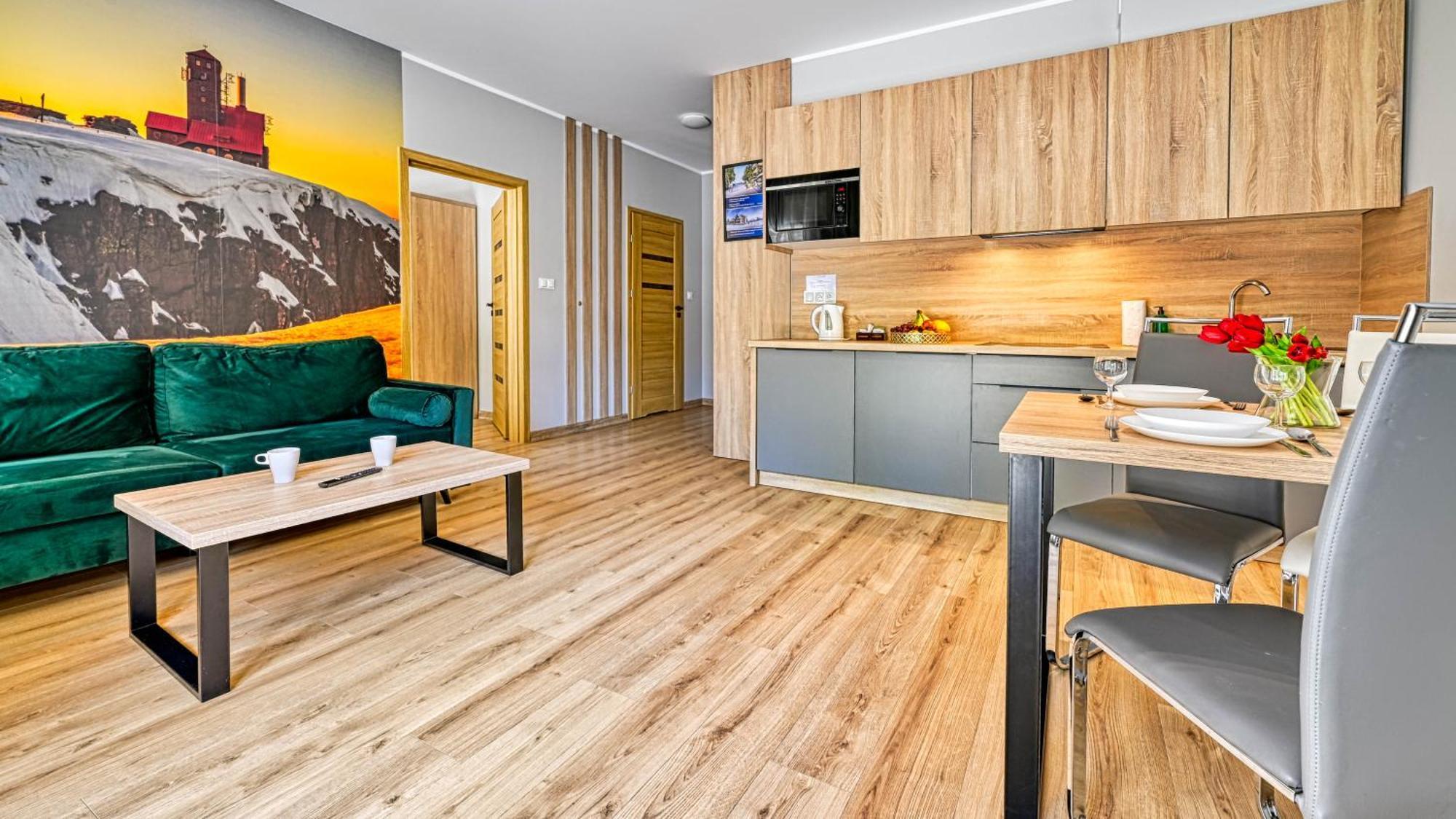 שצ'קלארסקה פוראובה Apartamenty Sun & Snow Resort Karkonosze מראה חיצוני תמונה